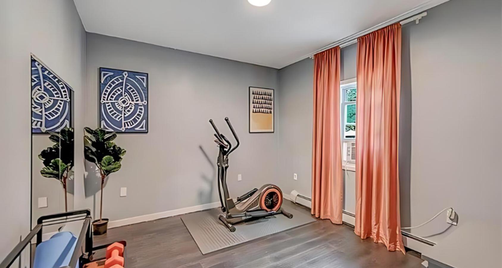 Peaceful Pocono Home With Hot Tub, Gym, & Office Long Pond 外观 照片
