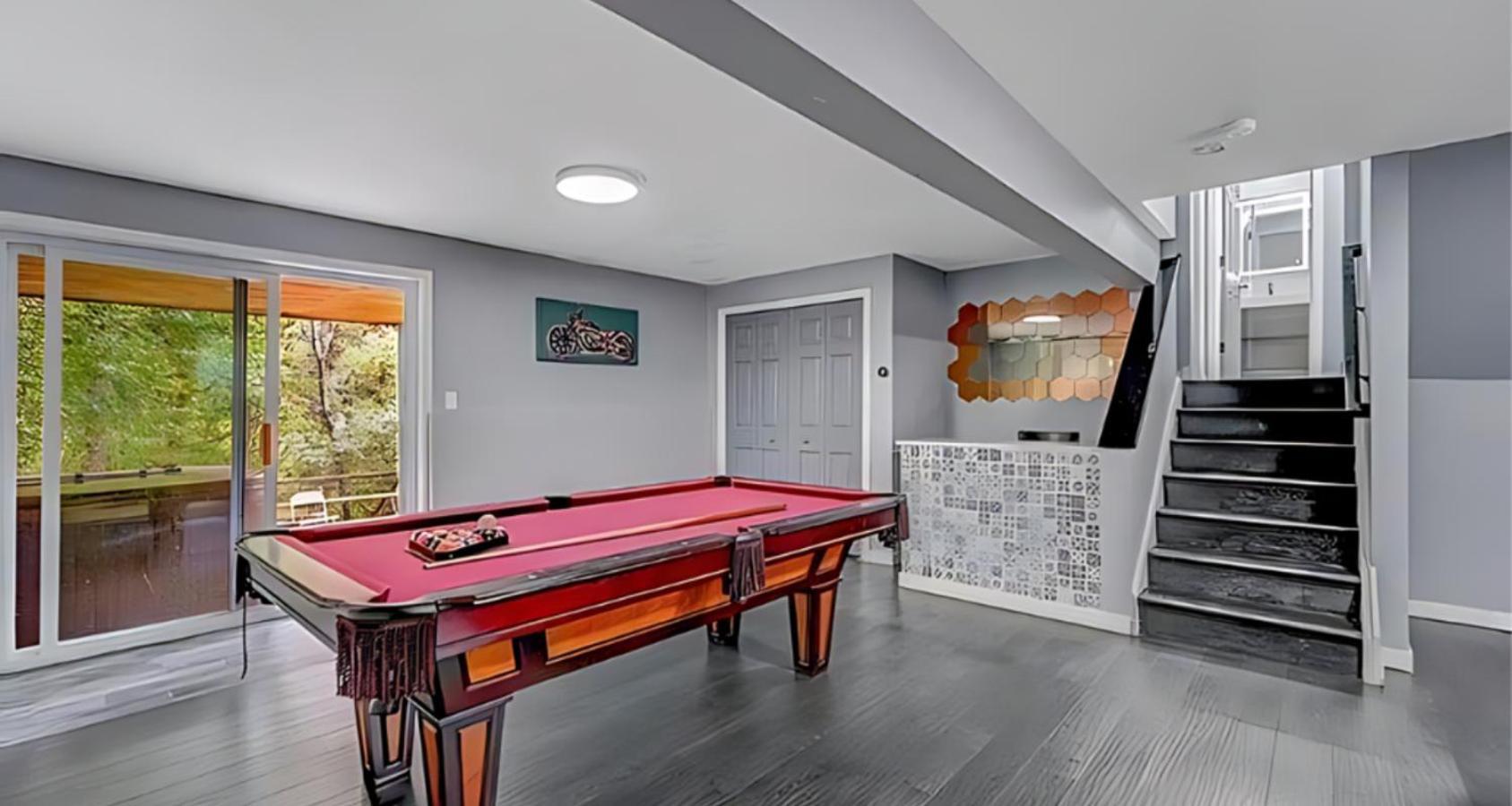 Peaceful Pocono Home With Hot Tub, Gym, & Office Long Pond 外观 照片