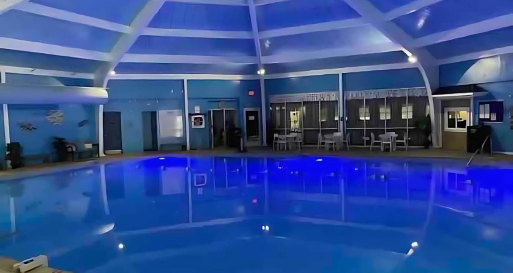 Peaceful Pocono Home With Hot Tub, Gym, & Office Long Pond 外观 照片